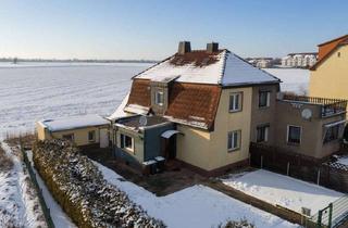 Doppelhaushälfte kaufen in August-Bebel-Straße 28, 06792 Sandersdorf, Wohnen in Zscherndorf: Doppelhaushälfte auf zwei Etagen mit Garten und Garage