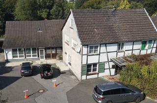 Haus kaufen in 42799 Leichlingen, Fachwerkhaus mit Halle auf riesigem Grundstück. Ideal für Tierhaltung und Gewerbe