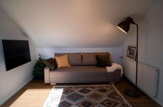 Immobilie mieten in Wachenburgweg 34, 76189 Grünwinkel, Schöne voll-möblierte Dachgeschosswohnung Nähe Hauptbahnhof / Messe Karlsruhe