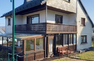 Haus kaufen in 56479 Hellenhahn-Schellenberg, Hellenhahn-Schellenberg - Freistehendes Ein bis Zweifamilienhaus am Waldrand im Westerwald