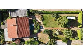 Haus kaufen in 12621 Berlin, Berlin - Teilbares Baugrundstück mit kleinem Bungalow: Option für 1-2 Neubauten in attraktiver Lage