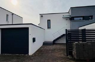 Einfamilienhaus kaufen in 76646 Bruchsal, Bruchsal - Freistehendes Einfamilienhaus (BJ 2017) mit großem Garten-privat