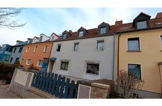 Wohnung kaufen in 06618 Naumburg, Naumburg (Saale) - Kuschelige Dachgeschoßwohnung mit großem Gartenanteil