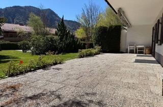 Wohnung kaufen in 83700 Rottach-Egern, Sonnenverwöhnter Rohdiamant: Erdgeschosswohnung mit Riesen-Terrasse in Top-Lage von Rottach-Egern