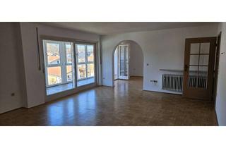 Wohnung mieten in 83313 Siegsdorf, Sehr sonnige, teilrenovierte, geräumige 3,5-Zimmerwohnung im Zentrum von Siegsdorf