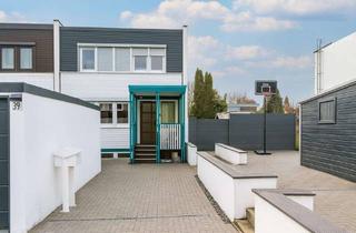 Haus kaufen in Rheinstraße 39, 71083 Herrenberg, Reihenendhaus mit viel Platz und großem Grundstück