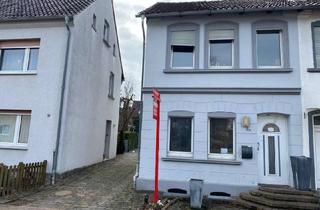 Doppelhaushälfte kaufen in Hospitalstr. 8 A, 32839 Steinheim, Doppelhaushälfte mit Doppelgarage und 2 Carports in zentraler Lage von Steinheim