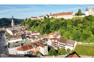 Haus kaufen in 84489 Burghausen, Historisches Wohnhaus mit Blick auf die Altstadt – Denkmalgeschützter Rohdiamant in Burghausen