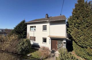 Haus kaufen in 55765 Birkenfeld, Gemütliches Zweifamilienhaus mit Terrasse, Balkon und Vermietungspotenzial