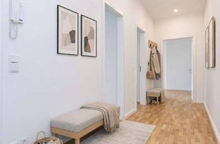 Wohnung kaufen in Seegefelder Straße 57, 13583 Spandau, Stilvoller Altbaucharme – frisch renovierte, ruhige 2-Zi-Wohnung mit Balkon! Innenhof-Lage!