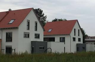 Wohnung mieten in Wilhelm-Hoegner-Str. 1e, 96103 Hallstadt, Ansprechende 2-Zimmer-Wohnung in Hallstadt