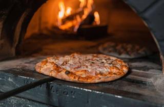 Gastronomiebetrieb mieten in 75179 Nordstadt, Gastronomiebetrieb mit Holzofen in idyllischer Waldlage zur Übernahme