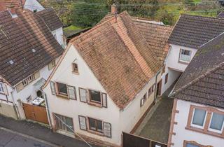 Einfamilienhaus kaufen in 76833 Siebeldingen, Einfamilienhaus im Ortskern von Siebeldingen mit kleiner Loggia und Blick auf die Queich