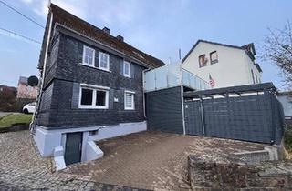 Einfamilienhaus kaufen in 57290 Neunkirchen, Neunkirchen - Modernisiertes Einfamilienhaus mit Terrasse & Balkonen