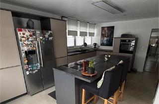 Wohnung kaufen in 67659 Kaiserslautern, Kaiserslautern - Moderne Eigentumswohnung mit Garage, Garten und Terrasse