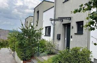 Reihenhaus kaufen in 65207 Wiesbaden, Wiesbaden - Modernes Reihenhaus mit schönem Garten in familienfreundlicher Lage