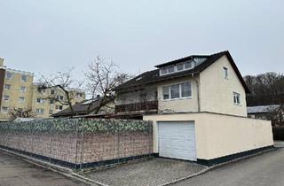 Haus kaufen in 84032 Altdorf, Altdorf - Provisionfrei! 3-Fam. Haus mit 3 Garagen und Garten