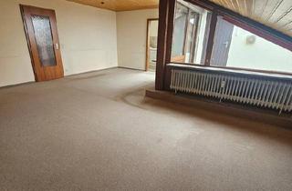 Wohnung kaufen in 73240 Wendlingen, Wendlingen am Neckar - 2-Zimmer Dachgeschosswohnung mit 2 Balkonen und TG in Wendlingen