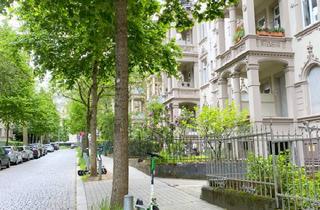 Wohnung kaufen in 65185 Wiesbaden, Altbau-Dachgeschosswohnung mit Aufzug