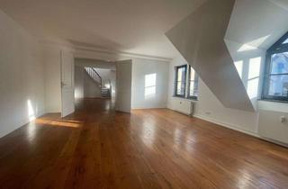 Wohnung kaufen in 40219 Unterbilk, Historische Architektur, moderner Komfort: Premium-Maisonette mit Lift im Jugendstilensemble.