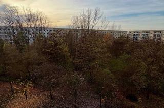 Wohnung kaufen in Hellersdorfer Straße 111, 12619 Kaulsdorf, Tolle 2-Zimmer-Wohnung mit Balkon und großer Loggia