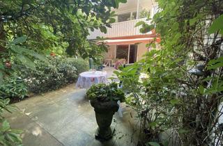 Wohnung kaufen in 76530 Innenstadt, Idyllische Erdgeschosswohnung mit großer Terrasse und zusätzlichem Dachstudio