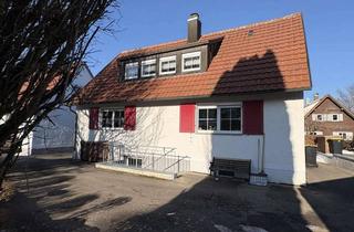 Einfamilienhaus kaufen in 88299 Leutkirch, Charmantes, vermietetes Einfamilienhaus mit großem Grundstück in Leutkirch im Allgäu