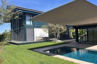 Villa kaufen in 86163 Hochzoll, Ein besonderer Lebensort nahe dem Lech - Architektenhaus mit Pool und Poolhaus