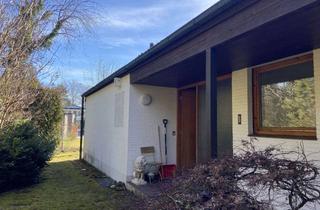 Haus kaufen in Eichenstraße 19, 82152 Krailling, Gepflegter Bungalow in exquisiter Lage direkt am Waldrand in Krailling mit Entwicklungspotenzial