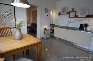 Haus kaufen in 48683 Ahaus, Solide gebaut, voller Charakter und bereit für ein neues Kapitel. DHH in zentraler Lage von Ahaus