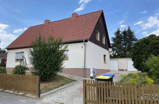 Doppelhaushälfte kaufen in 08066 Eckersbach, Entkernte Doppelhaushälfte mit 2 Garagen, Tageslichtbad & Garten in ruhiger Lage!