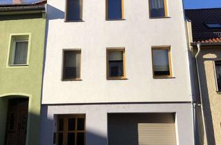 Einfamilienhaus kaufen in Rosa-Luxemburg-Straße 12, 99510 Apolda, Hochwertig saniertes Einfamilienhaus in ruhiger Wohnlage mit EBK, Wintergarten, Garage + Garten