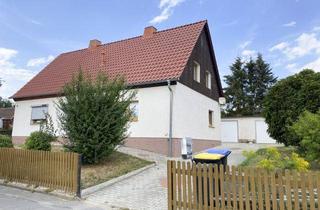 Doppelhaushälfte kaufen in 08066 Zwickau, Entkernte Doppelhaushälfte mit 2 Garagen, Tageslichtbad & Garten in ruhiger Lage!
