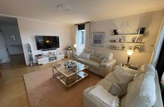 Wohnung kaufen in Ödenstockacherstraße, 85640 Putzbrunn, Kapitalanlage Putzbrunn: Charmante 3,5-Zimmer-Wohnung mit Loggia und Stil