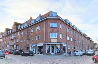 Wohnung mieten in Rektor-Ritter-Str. 11, 21029 Bergedorf, Neu sanierte 3-Zi.-Altbau-Wohnung im Dachgeschoss in ruhiger & zentraler Lage - ideal für 2 Personen