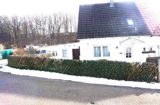 Doppelhaushälfte kaufen in 73431 Aalen, Die Alternative zur Eigentumswohnung: renovierungsbedürftige kleine Doppelhaushälfte mit Garage