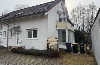 Haus kaufen in 72631 Aichtal, Sofort frei! Niedrigenergiehaus! Fam.freundl. DHH m. 5,5 Zi., Garten u. 2 Kfz.-Stpl. in ruh. Lage!