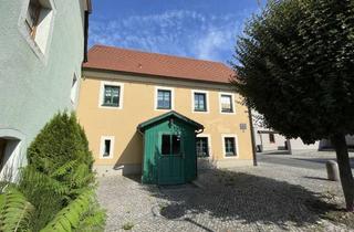 Haus kaufen in 02894 Reichenbach, Substanz sehen, Zukunft bauen – zwei Einheiten warten auf Sie.