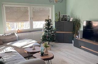 Wohnung kaufen in 66740 Saarlouis, Saarlouis - Modernisierte 3-ZKB mit Balkon in ruhiger Citylage von Saarlouis