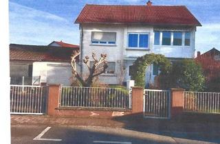 Haus kaufen in 68766 Hockenheim, Hockenheim - Familiendomizil - Zweifamilienhaus mit Apartment im Dachgeschoss