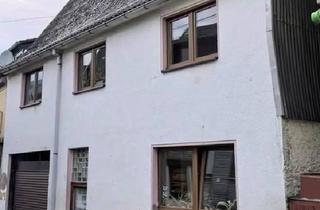 Haus kaufen in 56269 Dierdorf, Dierdorf - 2-Familienhaus mit Potenzial Teilrenoviert Stadtmitte