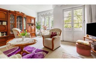 Wohnung kaufen in 13407 Reinickendorf, Charmante 2-Zimmer-Wohnung mit Loggia im denkmalgeschützten Altbau