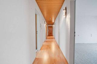 Wohnung kaufen in 89233 Neu-Ulm, CHARMANTE DACHGESCHOSSWOHNUNG IN BELIEBTER LAGE VON NEU-ULM PFUHL