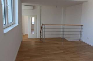 Wohnung kaufen in Petersburger Straße 39, 10249 Friedrichshain, lichtdurchflutete DG-Wohnung provisionsfrei zum Verkauf