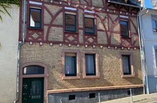 Wohnung mieten in Bergstraße 23, 61118 Bad Vilbel, Bad Vilbel, Kernstadt: 3-Zimmer Wohnung im Stilaltbau, optional mit Gartennutzung, S-Bahn 400m