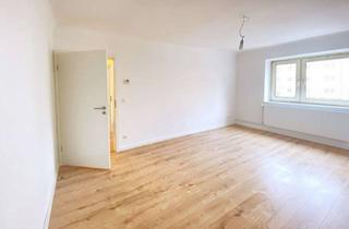 Wohnung mieten in Richard-Köhn-Straße 10, 25421 Pinneberg, Erstbezug nach Komplett-Sanierung: schöne 2-Zimmer-Wohnung mit EBK in Pinneberg