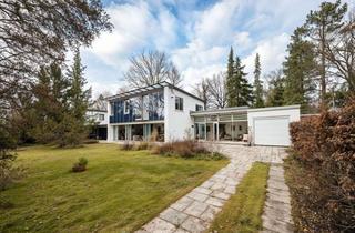 Einfamilienhaus kaufen in 82152 Krailling, HEGERICH: Luxus pur – stilvolles, im Jahre 2000 modernisiertes Einfamilienhaus in Krailling