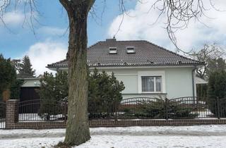 Haus kaufen in 14624 Dallgow-Döberitz, Therme aus 2024. Bungalow mit 80 qm Wfl + 40 qm Dachgeschoss. Zentrumsnah mit Pool.. 3-D Tour