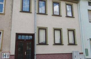 Haus kaufen in 99885 Ohrdruf, Solides Wohnhaus mit Potential - Hof und Garten inklusive