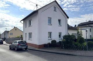 Einfamilienhaus kaufen in Karbachstr., 56567 Neuwied, Bezugsfertiges Einfamilienhaus mit Pool, Einbauküche und Carport für zwei PKW